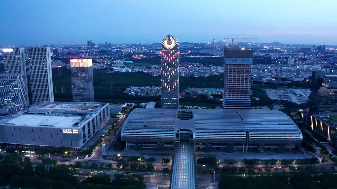 广州琶洲会展中心夜景航拍摩天大楼灯火通明城市风光视频素材