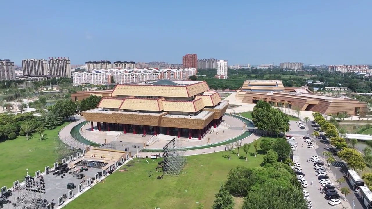 河南省安阳市（中国文字博物馆）城市天际线夏季航拍视频下载