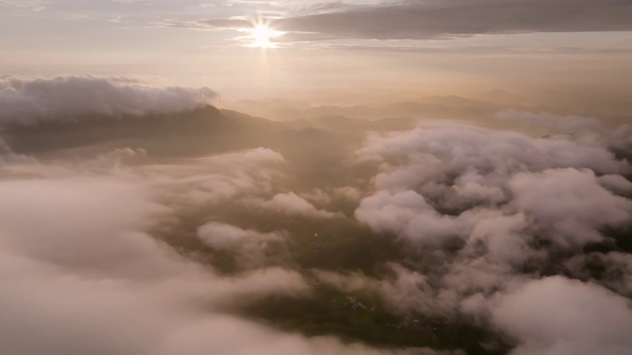 航拍日出云海大气自然风光背景视频素材
