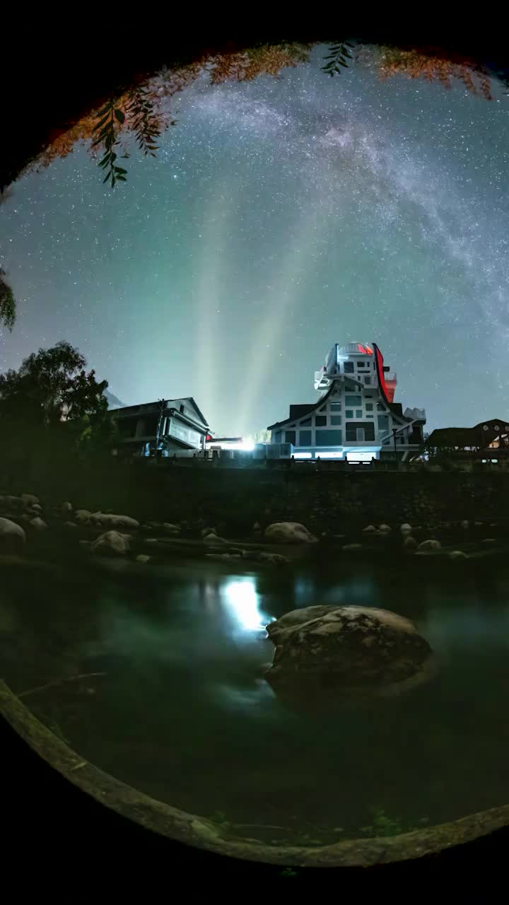 陕西汉中市留坝县天文台-鱼眼镜头效果与银河视频素材