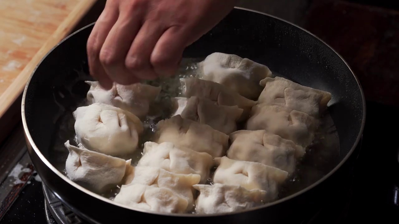 特色中餐生煎饺烹饪过程视频购买
