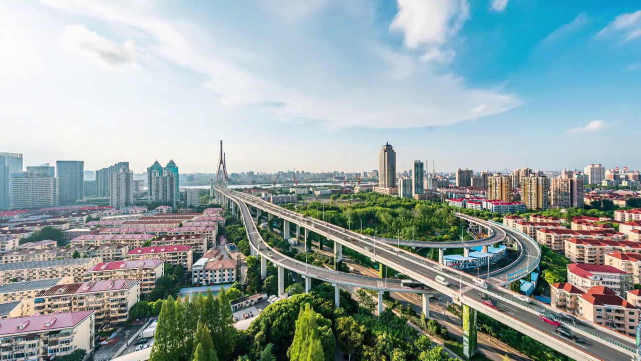 中国上海杨浦大桥晴朗天气蓝天白云延时视频素材