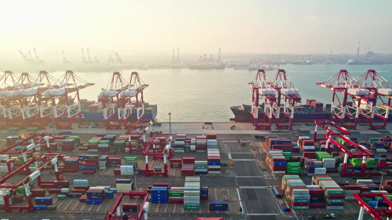 中国山东青岛港航拍视频素材