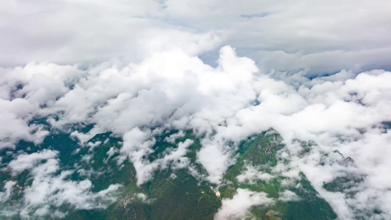 航拍高黎贡山白昼云景风光延迟视频素材