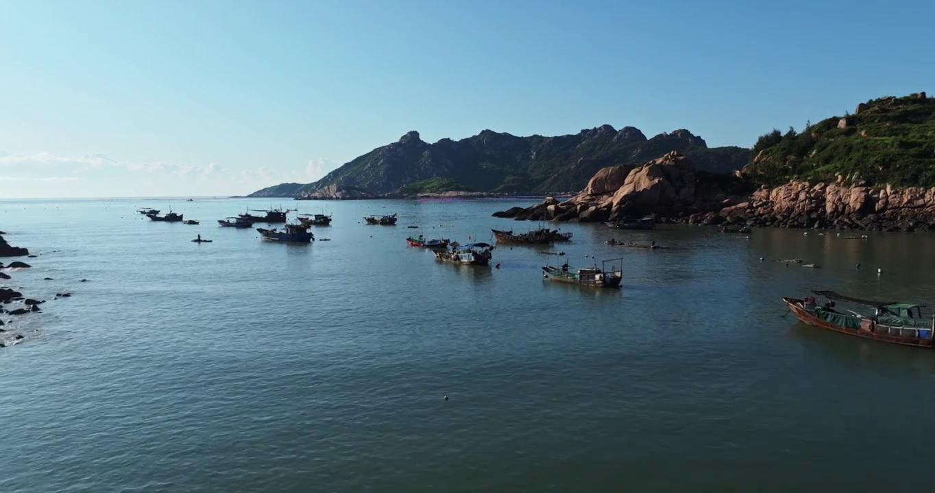 大海 海滩 岛 海浪 渔船 风景视频素材