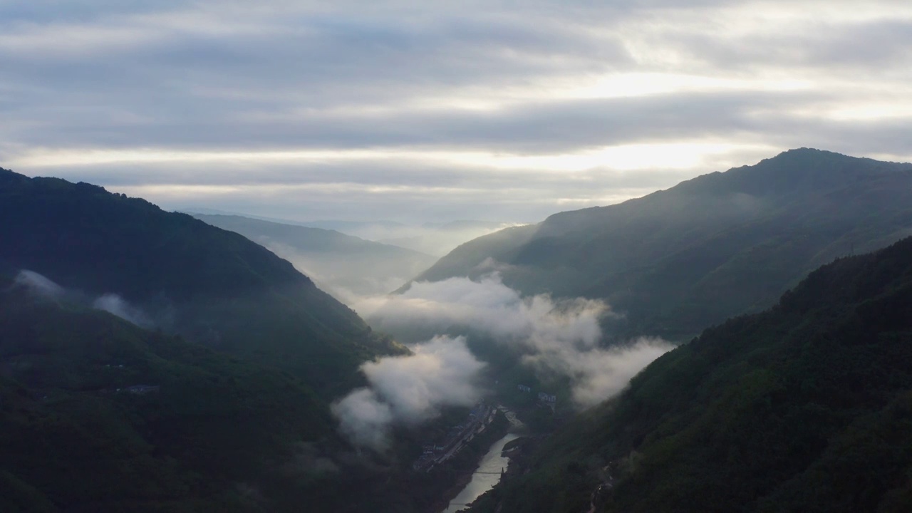 贵州山间的云海航拍4K视频视频素材