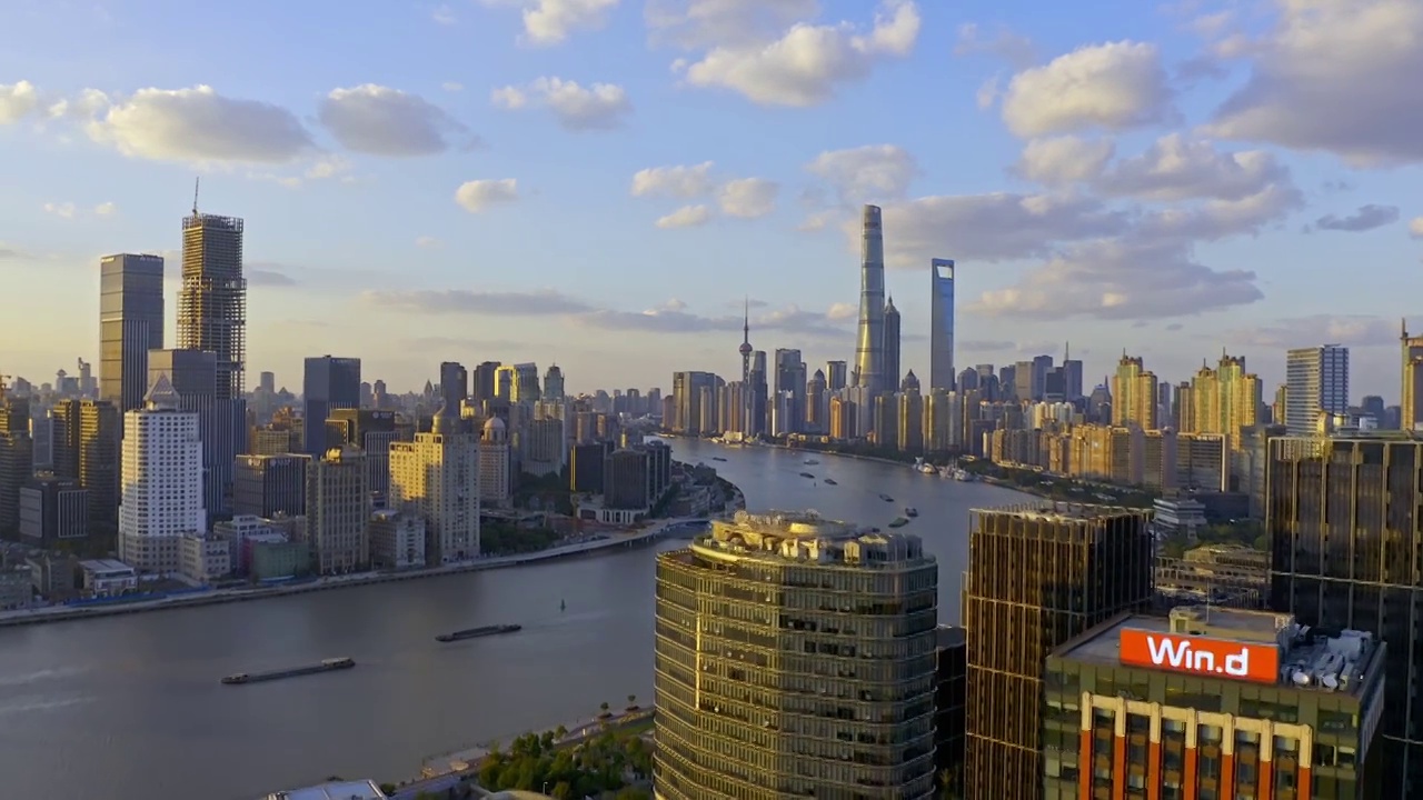 航拍视角 4K 上海 陆家嘴 南浦大桥 日落 航拍视频视频素材