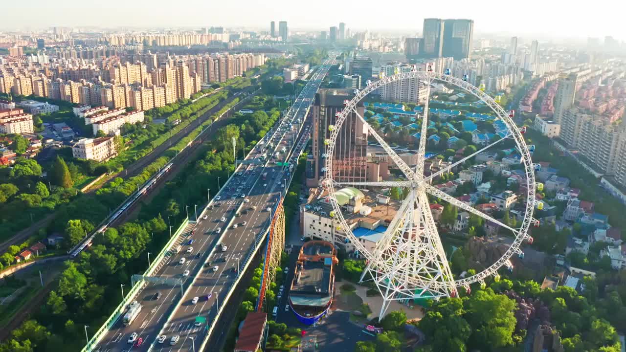 4K 上海锦江乐园 虹梅路立交桥 日落俯拍航拍视频视频下载
