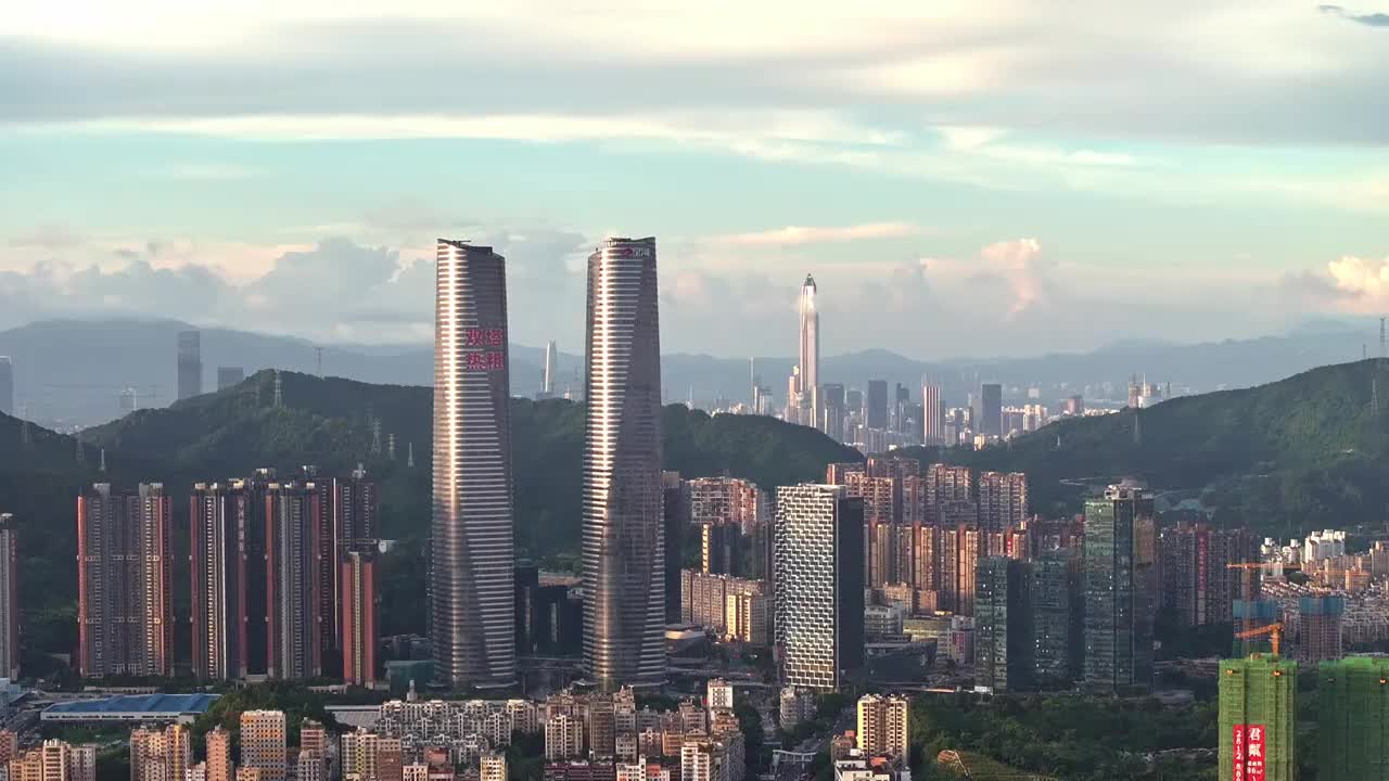 深圳星河双子塔与平安大厦同框航拍视频下载