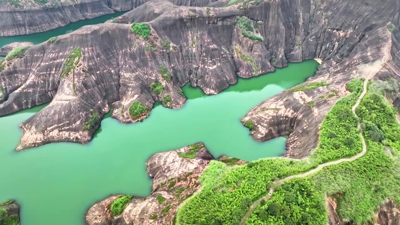4K航拍湖南郴州高椅岭 丹霞地貌视频下载