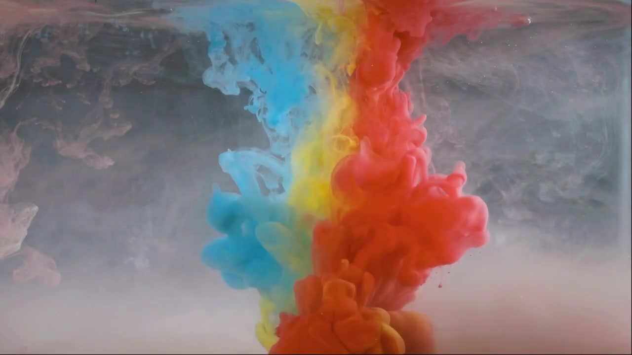 彩色丙烯颜料水下流动视频素材