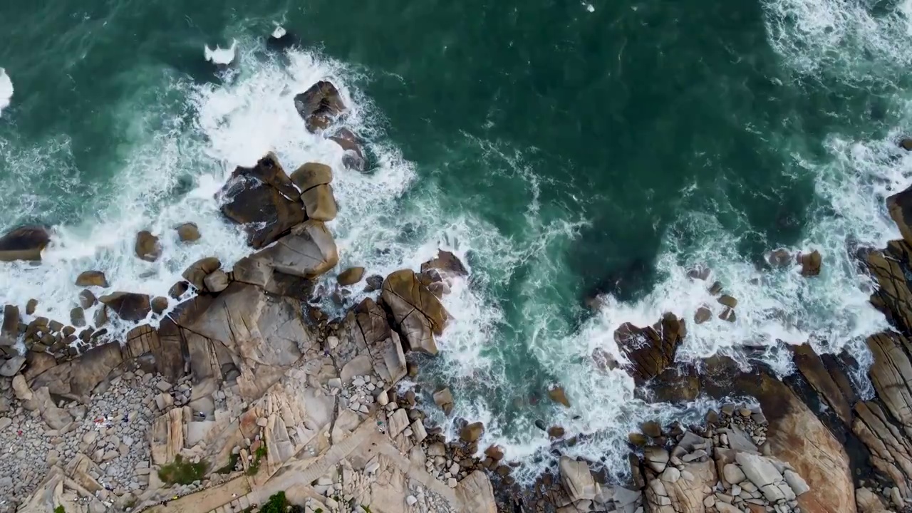 无人机的海浪溅起视频下载