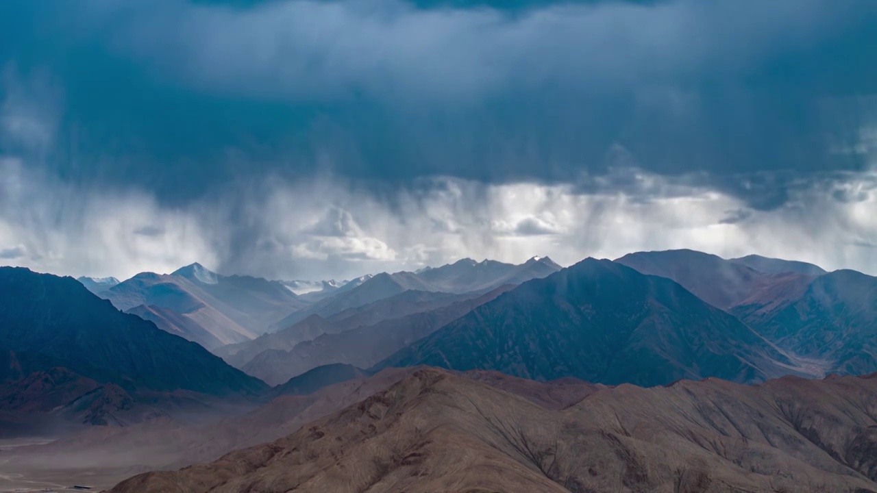 航拍西藏阿里地区暴风雨延迟风光视频下载