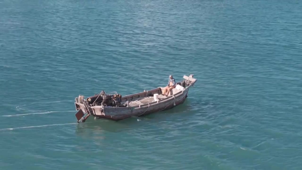 4K 超清 海上渔船环绕航拍视频下载