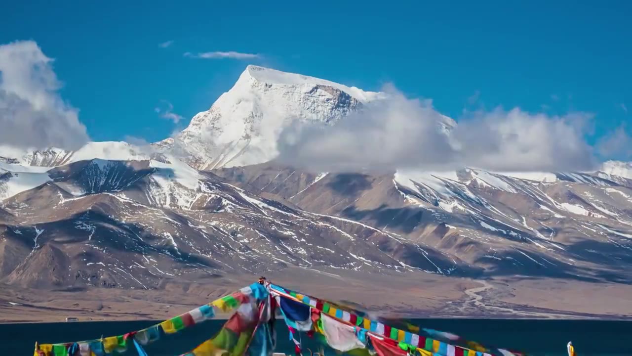 西藏阿里纳木那尼峰蓝天白云延时视频下载
