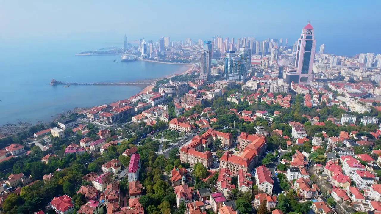 中国山东青岛市南区德式建筑航拍视频下载