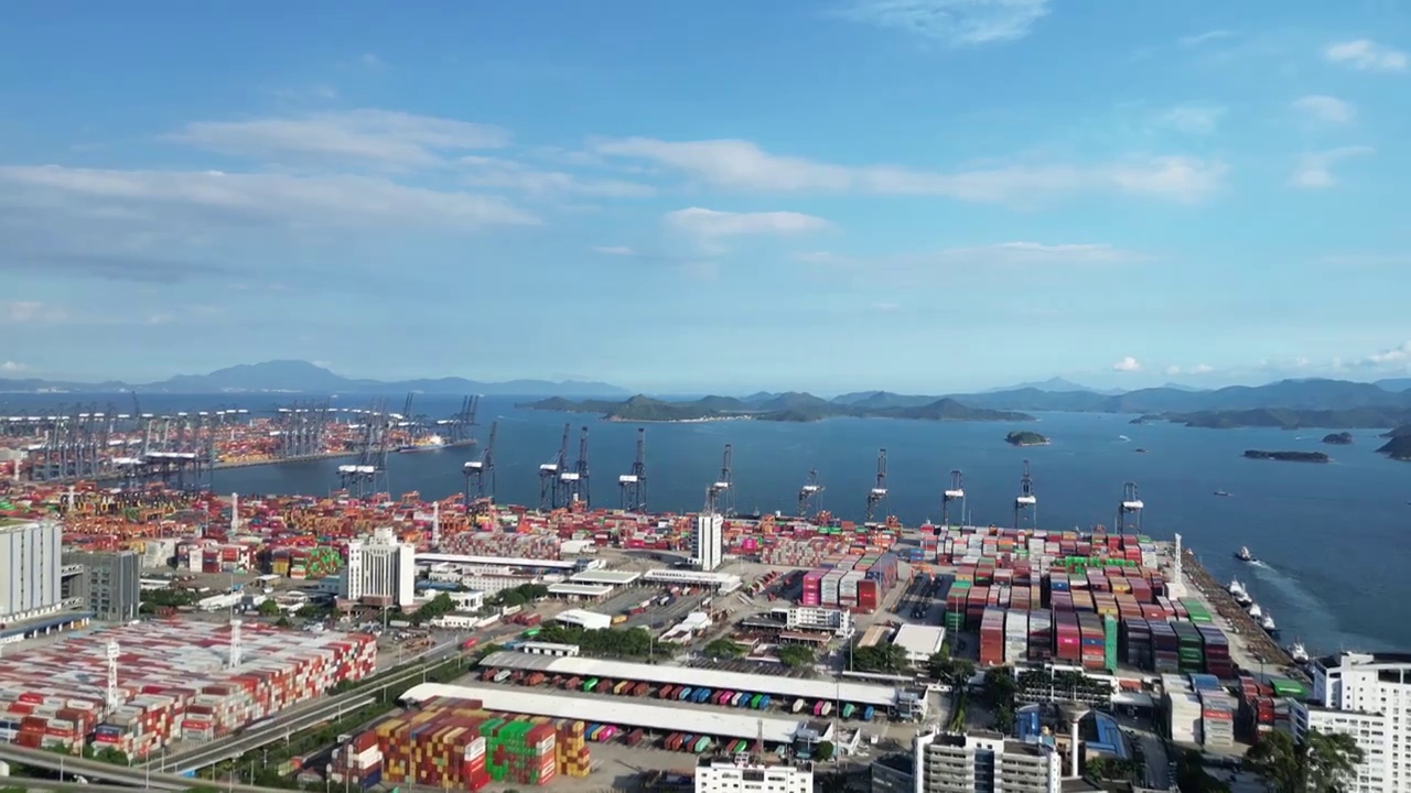 盐田国际港口航拍视频素材