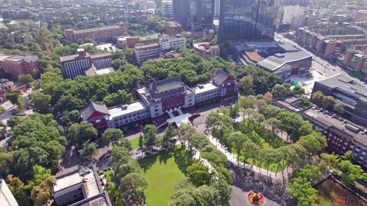 四川大学北门和教学楼学府广场白昼晴天航拍实时视频下载