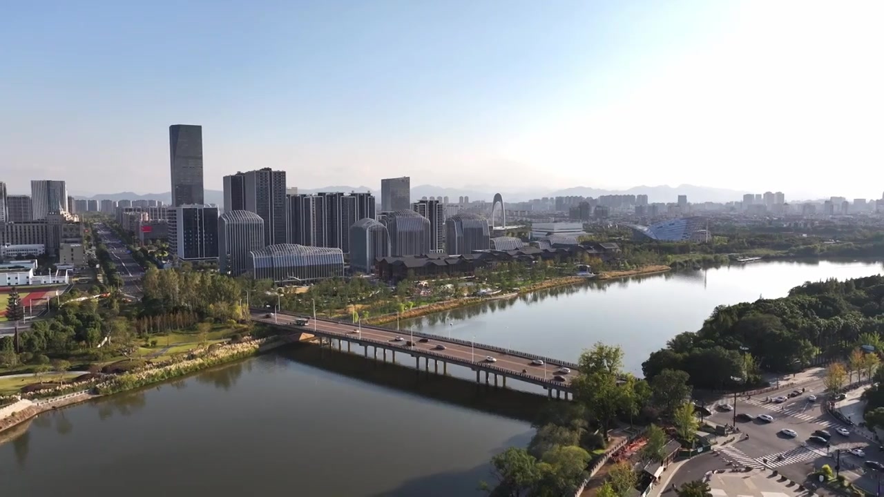 航拍金华婺江与现代化商业区cbd建筑群视频下载