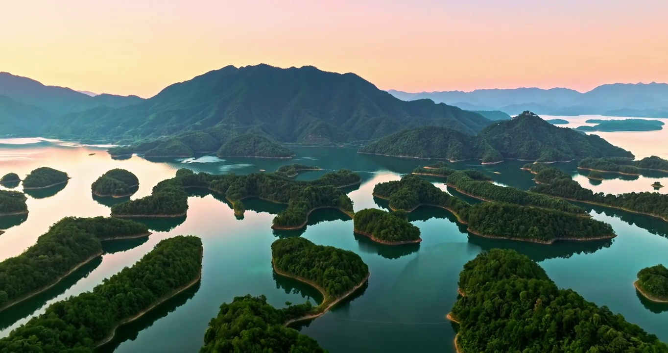 航拍中国杭州千岛湖自然风光在日落视频下载