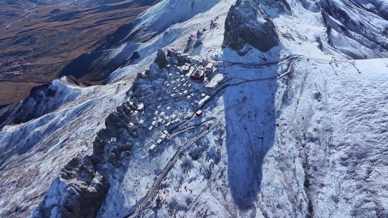 雪后孜珠寺 海拔最高的寺庙寺院 蓝天视频素材