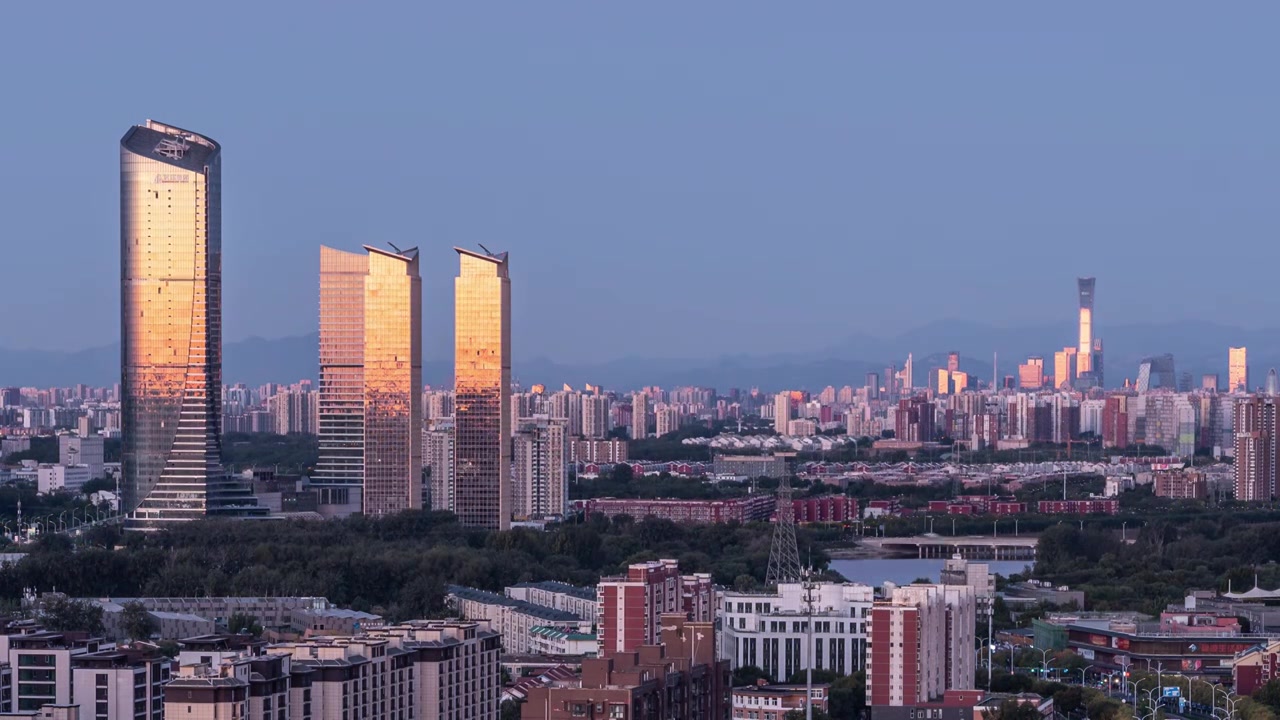 国贸通州CBD同框远眺京城北京日出金光延时4k视频素材