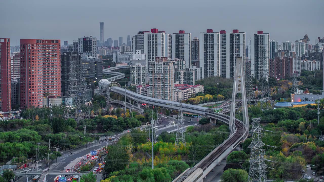 北京立水桥S弯国贸同框日转夜都市内透8k延时视频素材