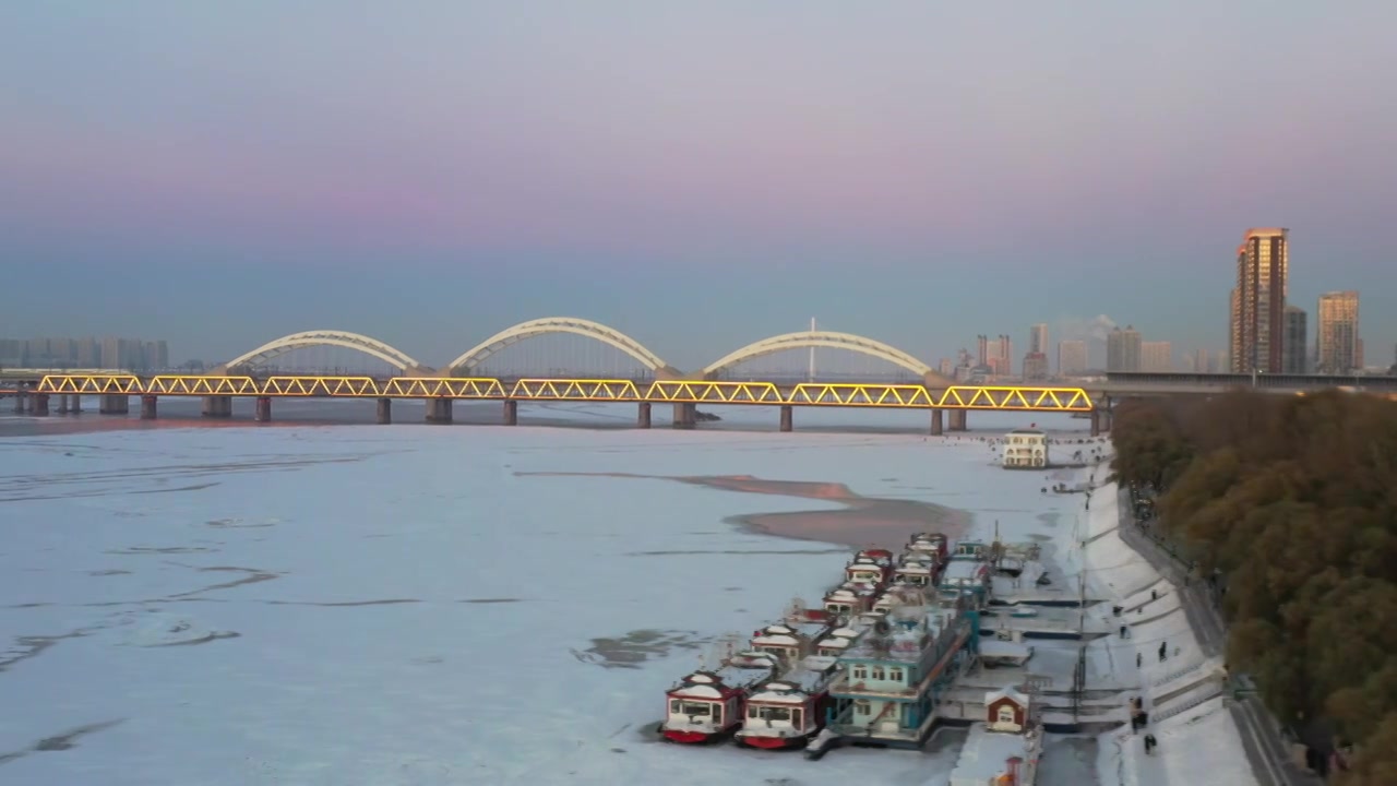 黑龙江哈尔滨冰雪大世界航拍视频下载