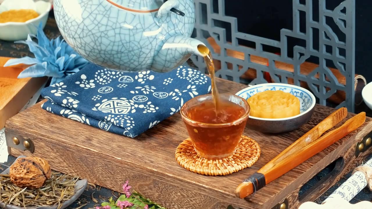 复古茶道品尝现场不仅是仪式感的表达，四溢的茶香仿佛在诉说着千年茶叶的故事令人进入一个宁静而美好的世界视频下载