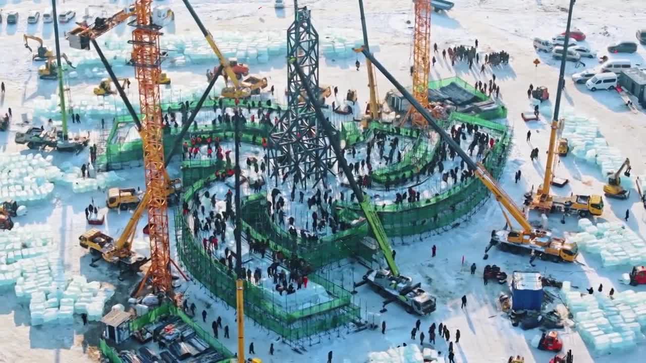 第二十五届哈尔滨冰雪大世界建设施工合集视频素材
