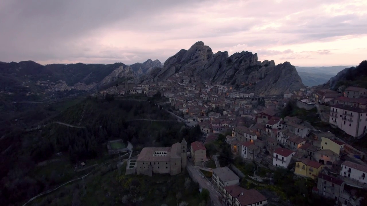 意大利山城皮耶特拉佩尔托萨航拍视频下载