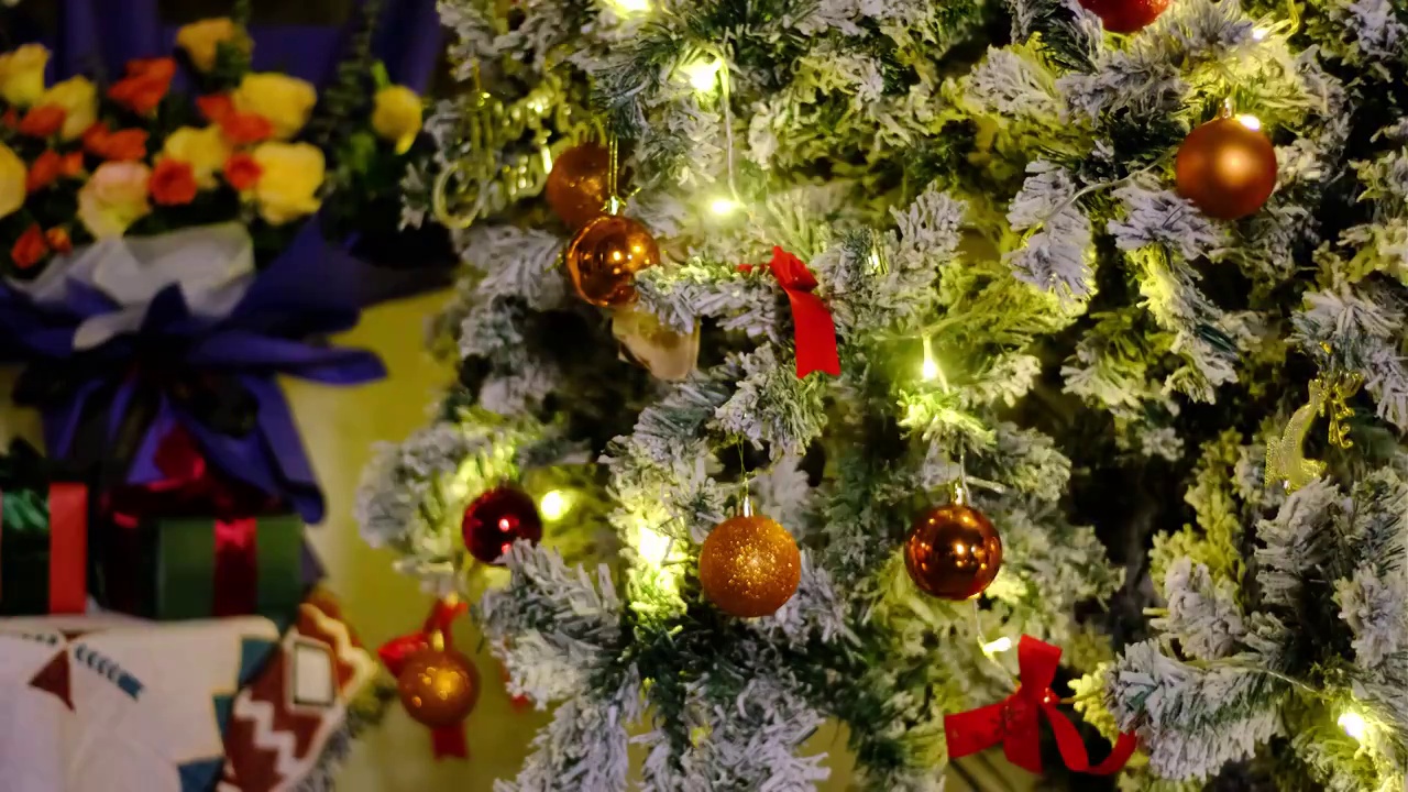 四川绵阳圣诞节装饰彩灯视频素材