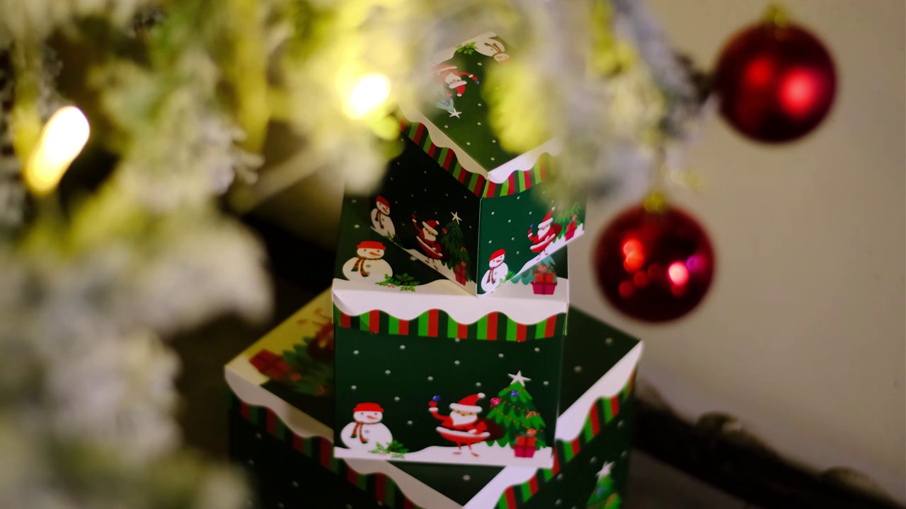 四川绵阳圣诞节装饰彩灯视频素材