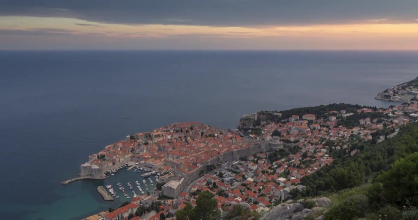 杜布罗夫尼克老城在地中海，克罗地亚南部，杜布罗夫尼克被联合国教科文组织列入世界遗产名录视频下载