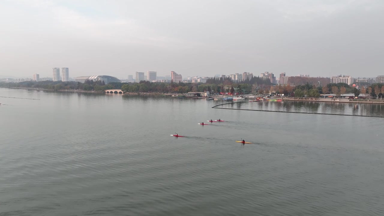 水面上的皮划艇运动视频下载