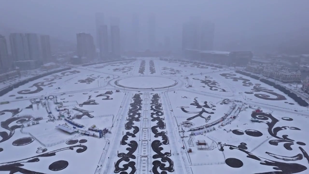 4K 航拍 雪中的大连星海广场视频下载