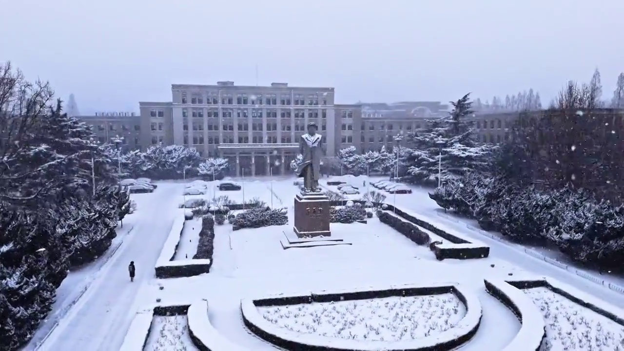 4K 大连理工大学主楼雪景 航拍视频下载