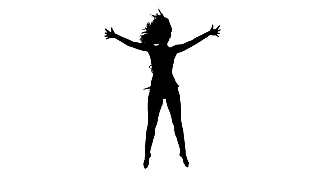 一个女性跳跃剪影慢镜头，在白色背景下视频下载