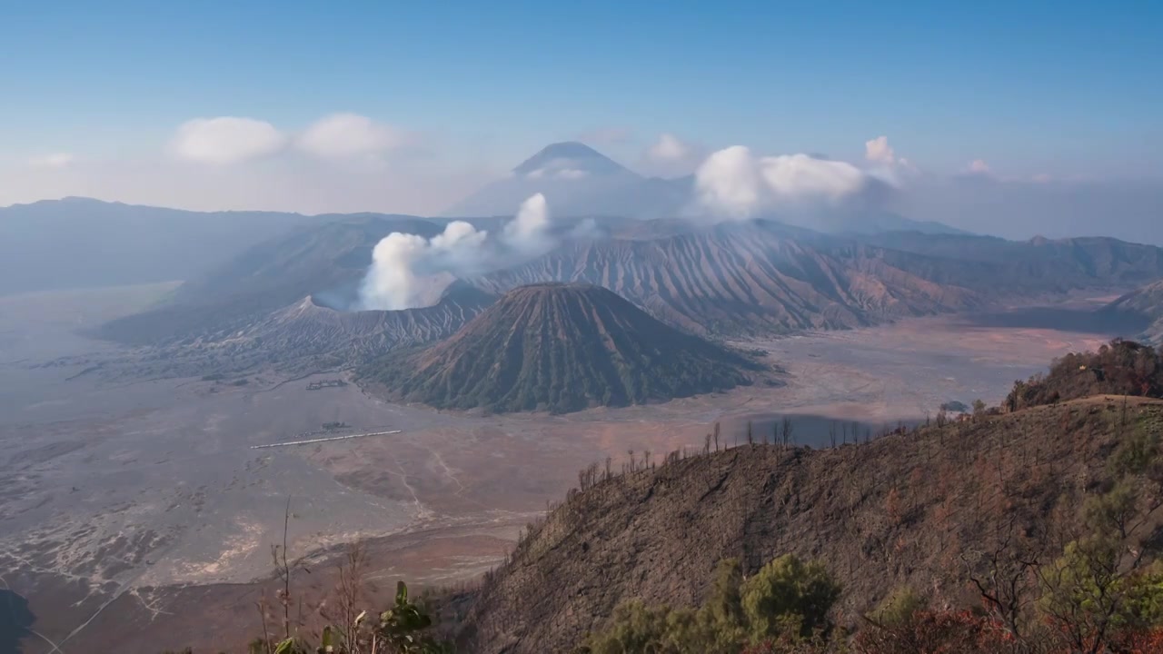 印尼爪哇岛bromo布罗莫火山日出延时航拍风光视频素材