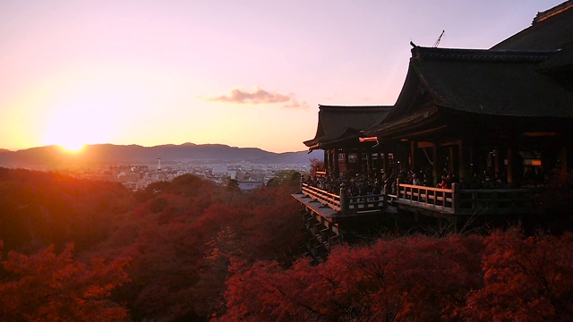日落时的清水寺，日本京都视频素材