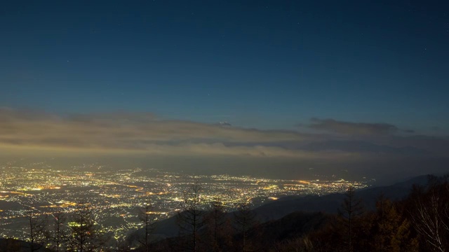 夜晚从甘利山拍摄的富士山延时照片视频素材