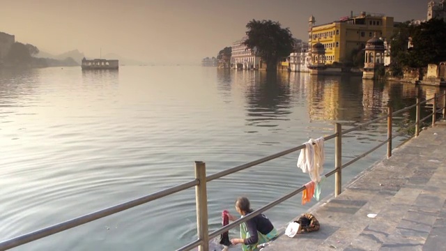 日落时的皮丘拉湖，乌代普尔，印度视频下载