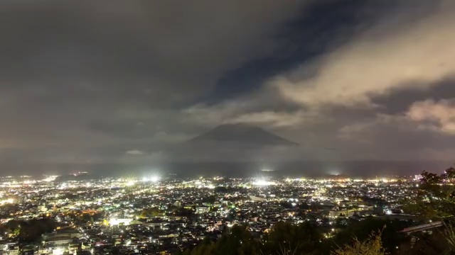夜间从荒仓山拍摄的富士山延时照片视频素材