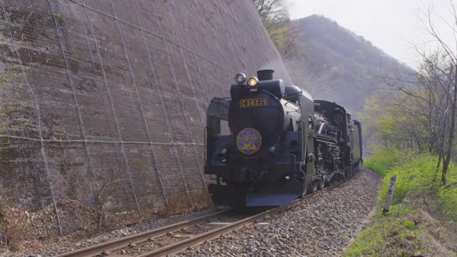 日本釜石线的蒸汽机车Ginga视频素材