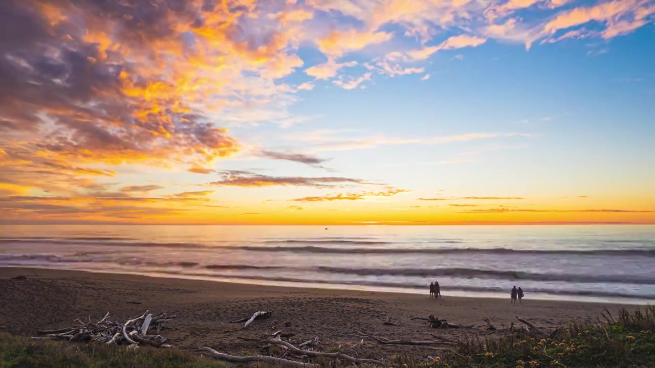 加州一号公路坎布里亚海滩金色日落风景延时摄影视频视频下载