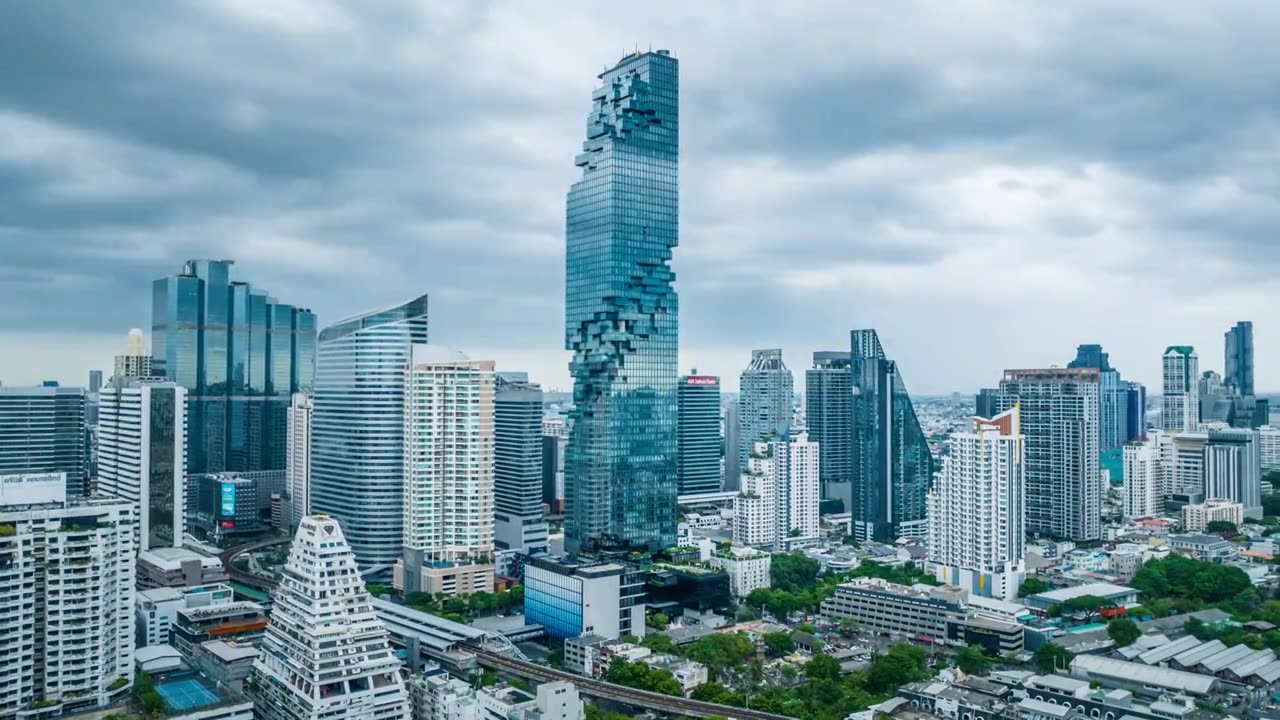 原创 泰国曼谷城市高楼天际线延时航拍风光视频素材