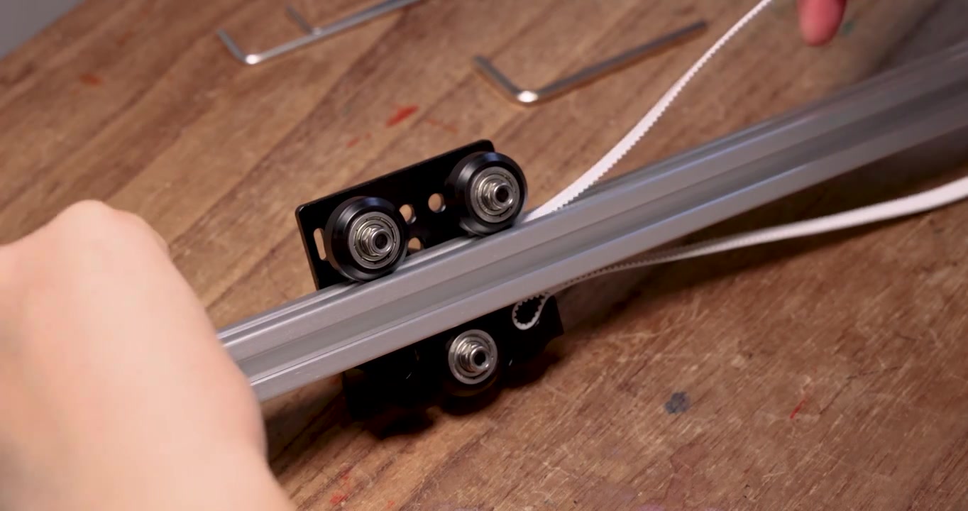 自制摄影电动滑轨：安装同步带视频素材