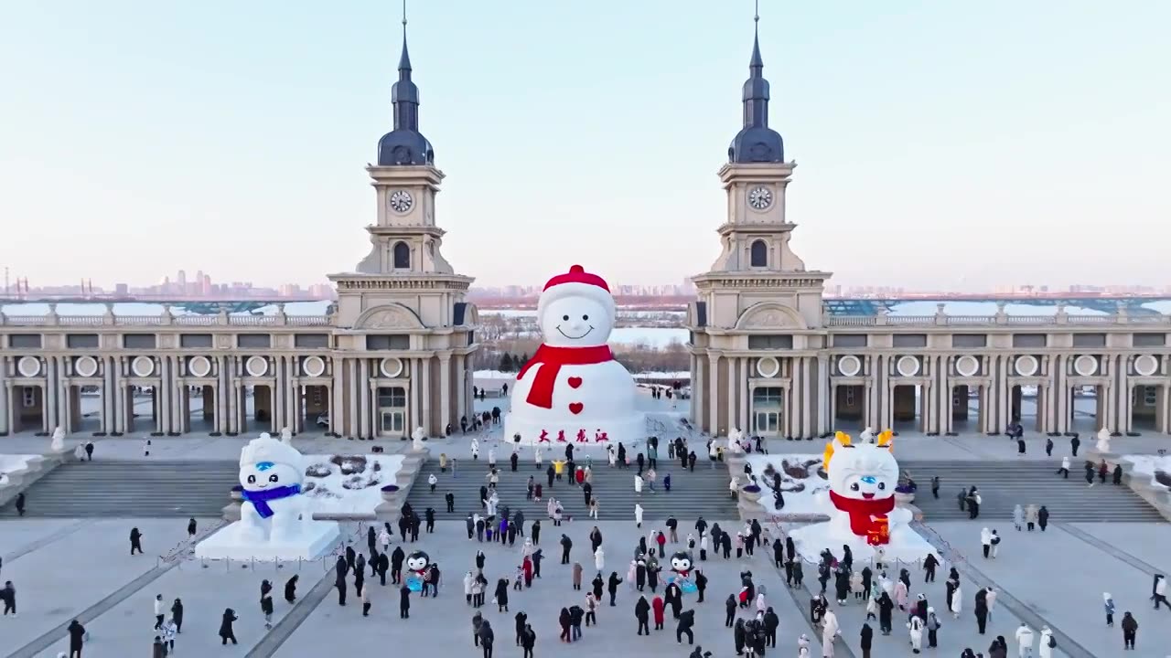 中国黑龙江哈尔滨音乐长廊网红大雪人航拍视频购买