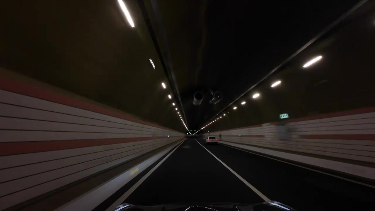 汽车经过隧道视频下载