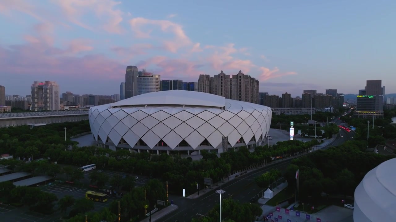 航拍绍兴中国轻纺城体育中心视频下载